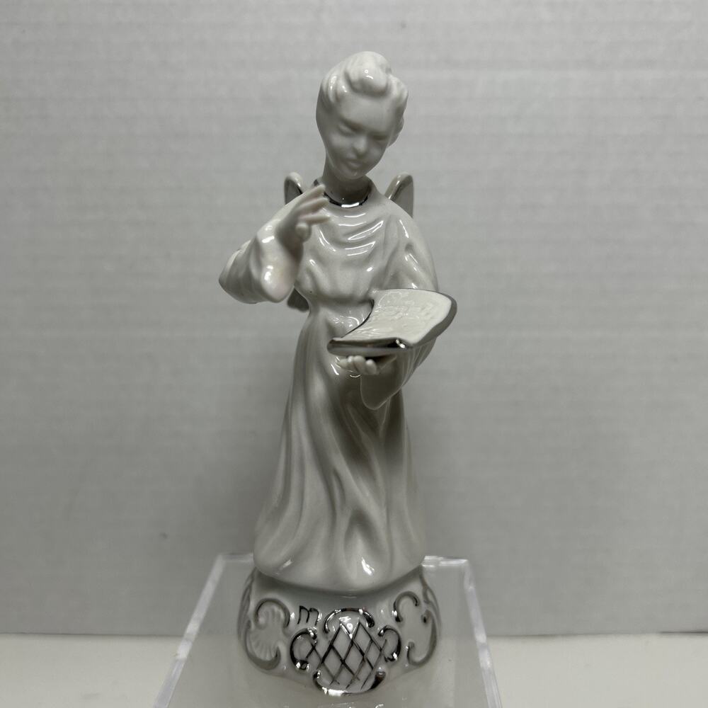 Vtg Singing Angel Porcelain Figurine Music Box Silent Night 6" Christmas Caroler